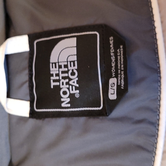 THE NORTH FACE white puffer ski jacket with belt - Picture 6 of 9